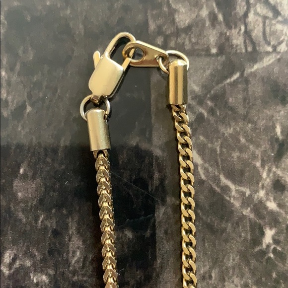 Versace Medallion (Gold) - Picture 4 of 4